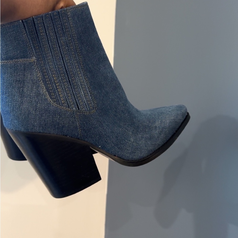 Jean booties. Kendal and Kylie brand. Size 6/half & 9🥰. Both New. Never worn🤍